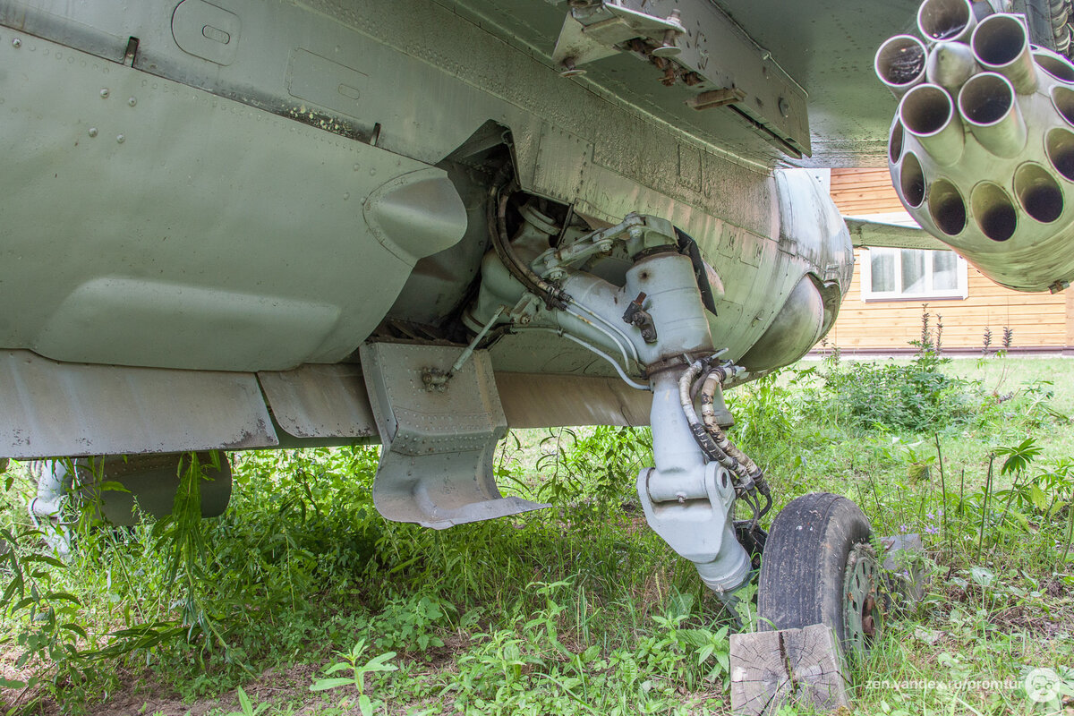 Про тот самый ЯК, который об палубу …фигак! 🚁✈️🔫 | Промышленный турист |  Дзен