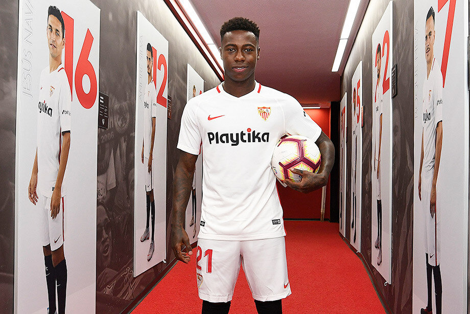 оригинал фото: https://img.championat.com/news/big/n/d/promes-v-sevile_1535921301427587857.jpg