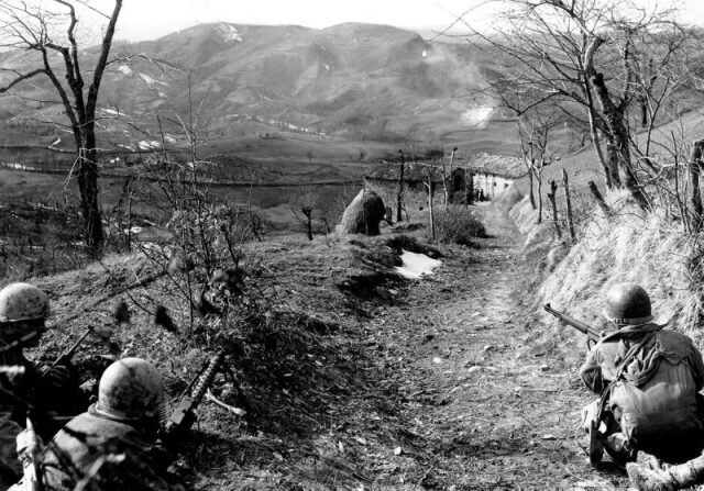 американские солдаты в районе Монте-Кассино.