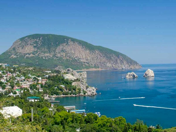 Большая Ялта. Вид на Аю-Даг (Медведь гора). Фото Яндекс.Картинки