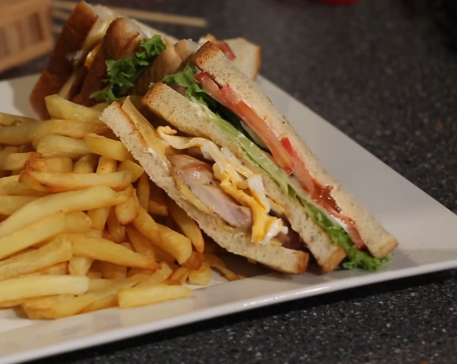 Клаб сэндвич с картофелем фри