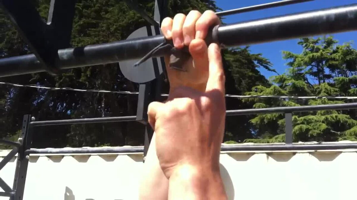 неэффективный закрытый хват