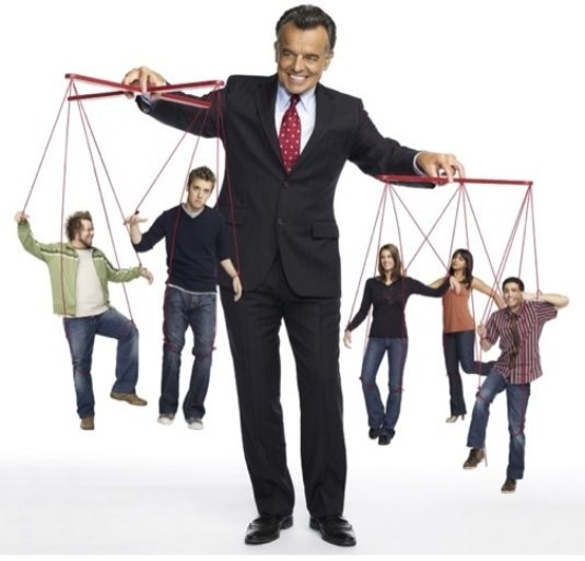 Иногда все не так просто как кажется. Тот кто вам кажется серой мышью, может вами управлять.