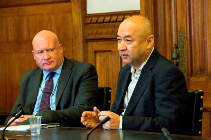 Энвер Тохти и Этан Гутман на слушаниях по вопросу об извлечении органов у узников совести в Китае. Фото: ru.clearharmony.net 
