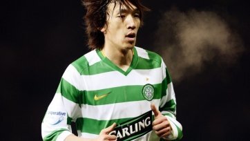 Несмотря на немалые успехи, мало кто из фанатов с теплом вспоминает «Селтик» времен Гордона Стракана. Им больше по душе пятилетка под предводительством Мартина О'Нила, который вернул кельтов на вершину шотландского футбола и положил конец гегемонии «Рейнджерс». Даже в Европе специалиста уважают – гиганты «Ювентус», «Лион» и «Порту» все пали жертвой подопечных тренера. В 2003 году шотландцы дошли до финала Кубка УЕФА.
