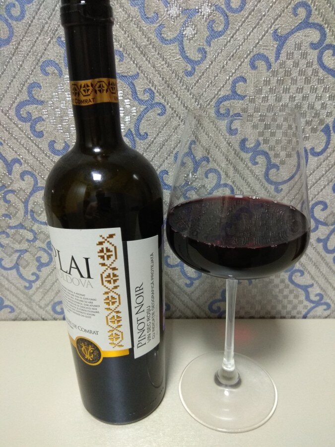 Вино Pinot Noir, серия PLAI, АО «Вина Комрата», Молдова 
