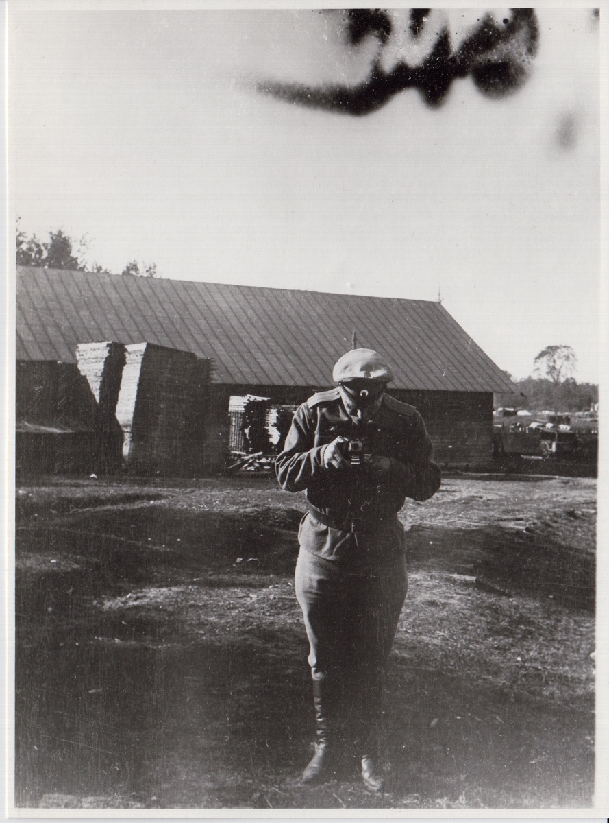 С "Кодаком" наперевес.  Сфотографировать "собрата" по увлечению - благое дело.