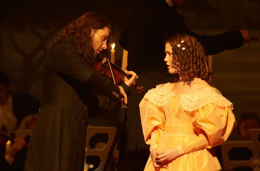 Фото, использованные в статье, взяты здесь: https://www.abendzeitung-muenchen.de/gallery.neuer-film-ueber-paganini-im-kino-david-garrett-ist-der-teufelsgeiger-az-kritik.55f568ff-c914-4408-969d-f0c1b879f149.html/id/02e0e936-991d-4998-9933-e3116f023269