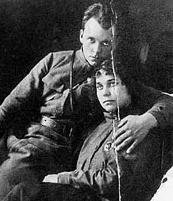 Дмитрий Фурманов с женой Анной Стешенко