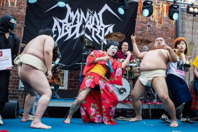 Чемпионат по хэви-металлическому вязанию