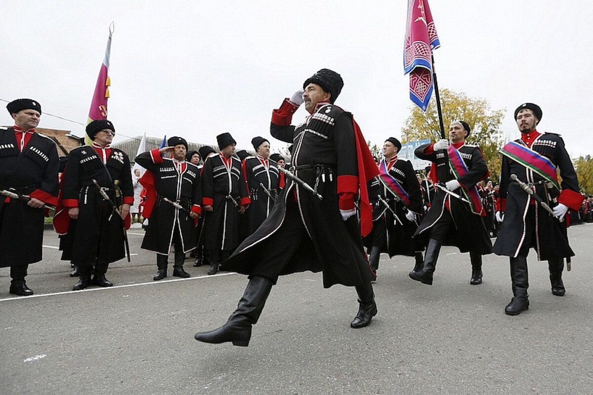 казаки кубанского казачьего войска. шермиции казаков. всемирный день казачества в 2023. всемирный день казачества в 2023. платье длинное с казаками 2023.