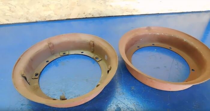 Понадобится два диска. ¦Фото: youtube.com.