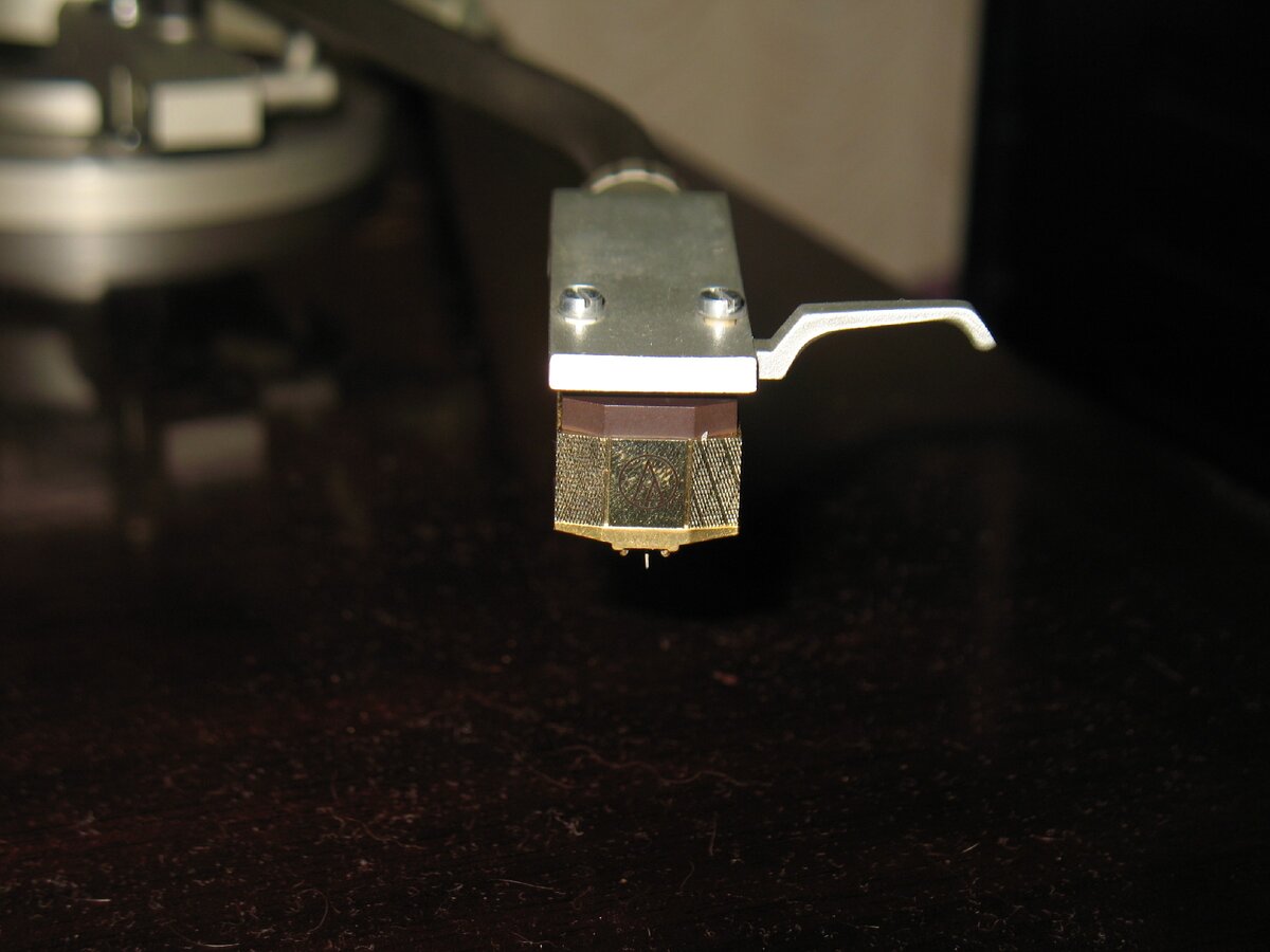 МС картридж АТ-33Е на моём Denon DP-75M.