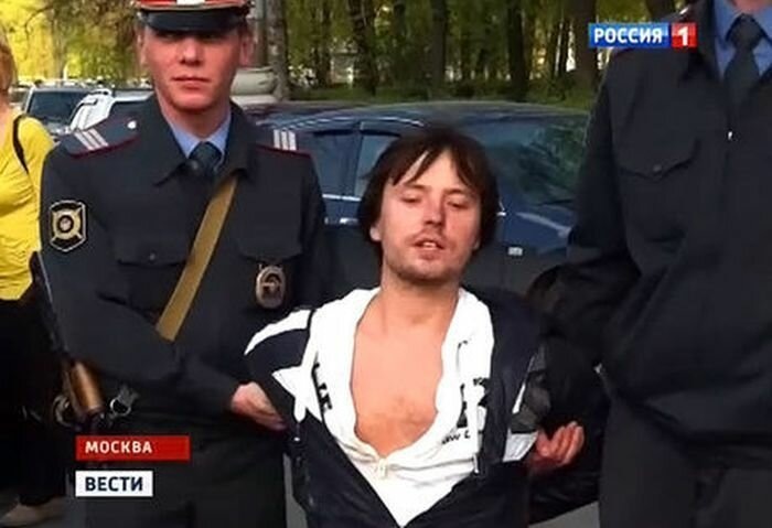 после того, как сбил велосипедистку и ударил полицейского
