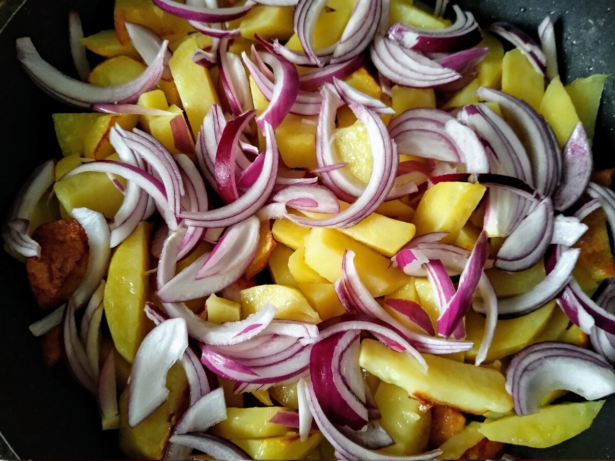 жареная картошка с луком - фото автора