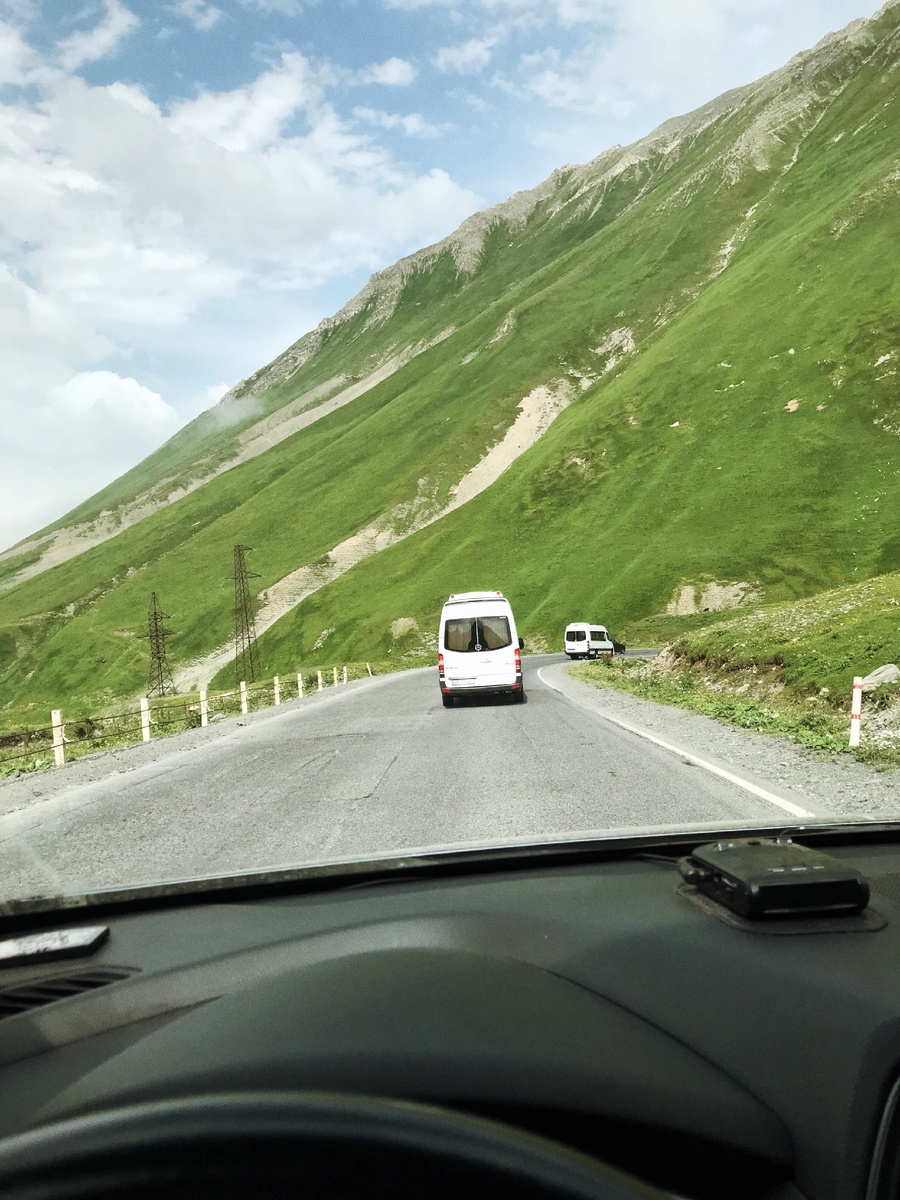 Соболезнования тем, кого укачивает на горных серпантинах 