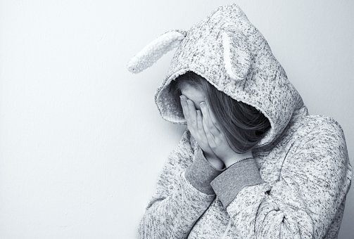 Слезы и смех мы не можем сдерживать, но порой это необходимо для яркого выражения наших эмоций