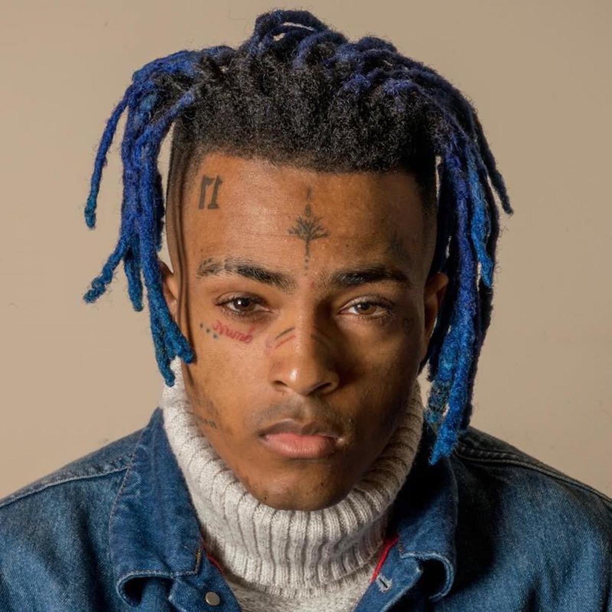 *Полное имя: Джасей Дуэйн Онфрой (Jahseh Dwayne Onfroy *Псевдоним: XXXTenta...