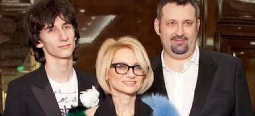 Эвелина Хромченко с мужем и сыном