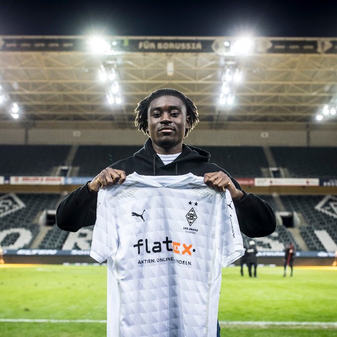 Клаудио Коне на презентации 