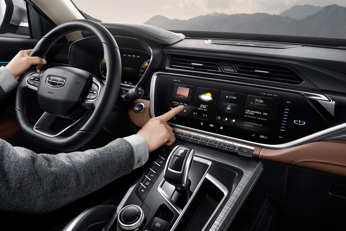 Выбрать режим работы силовой установки можно на сенсорном экране мультимедиа-центра