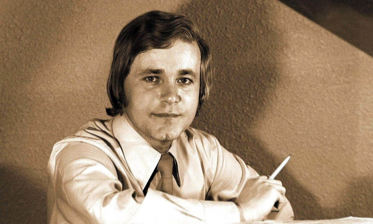 Евгений Мартынов