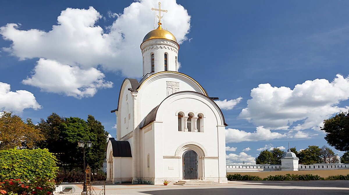 Собор Рождественского монастыря, где был похоронен Александр Невский.