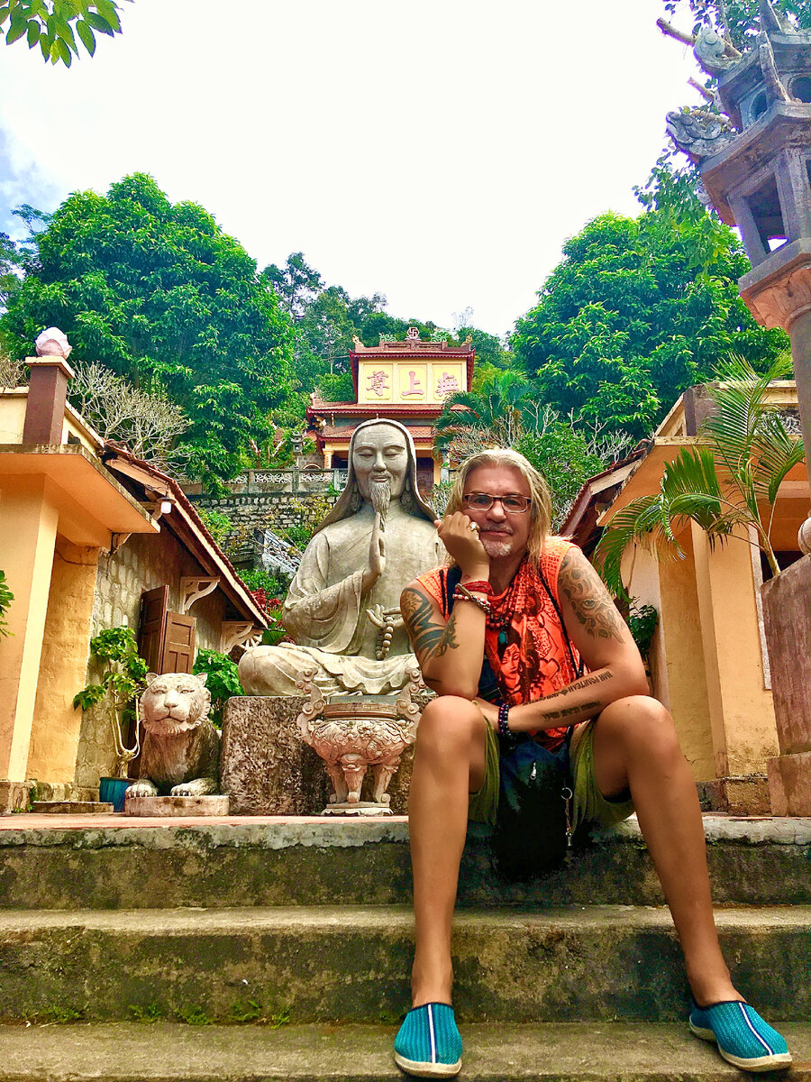 Буддийский монастырь.