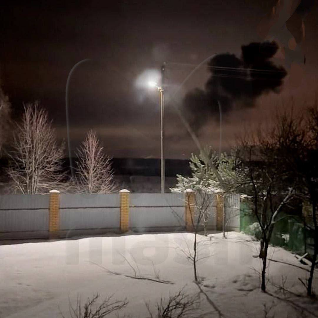 Взрыв беспилотника в Калуге. Ночное небо в городе. БПЛА Калуга. Калуга окраина. Подорвали дроном