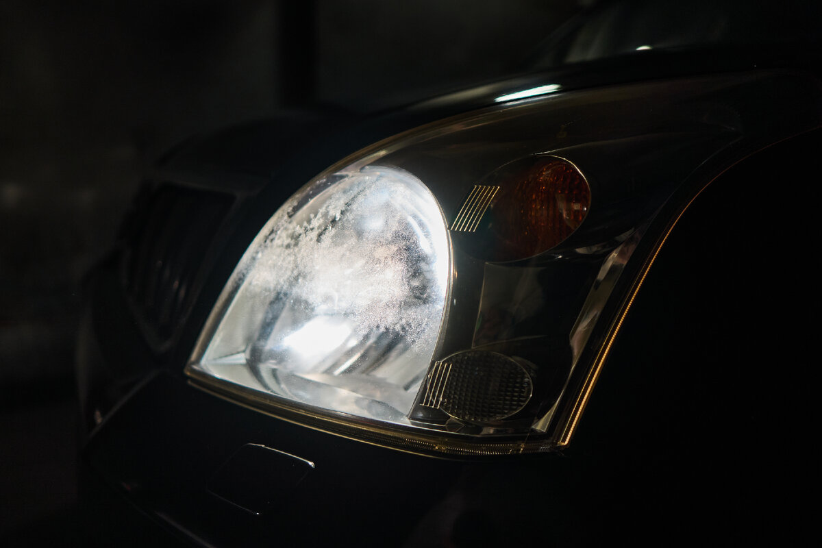 По статистике, владельцы японского автопрома чаще всего обращаются в студии автосвета с проблемами ближнего света, и этот Прадо 120 не стал исключением