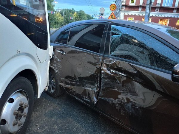    9 пассажиров получили травмы в ДТП с автобусом в Иванове