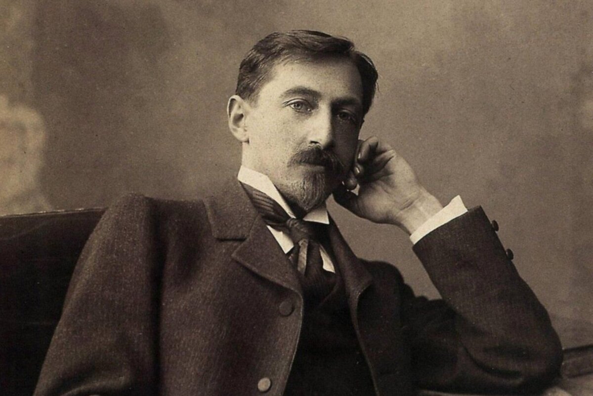     Странное хобби Бунина пугало окружающих. Как думаете, чем любил заниматься писатель?