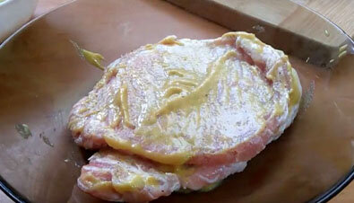 Как приготовить свинину в духовке с сыром и грибами