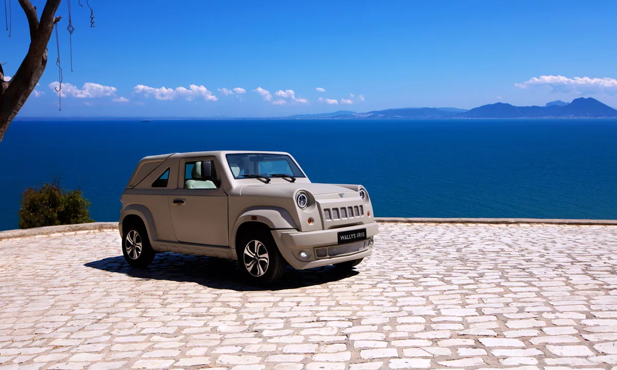 Собственная разработка компании – конвертируемый в кабриолет внедорожник IRIS 