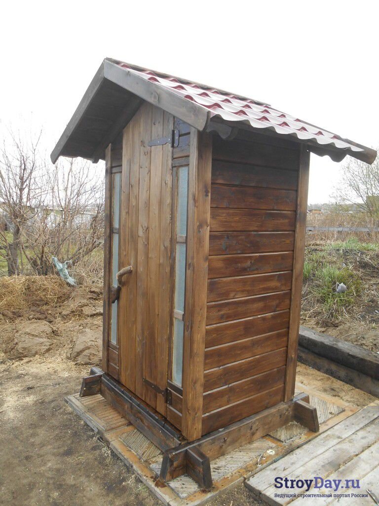Дачные туалеты от компании Брусина - сделать заказ на деревянный дачный туалет