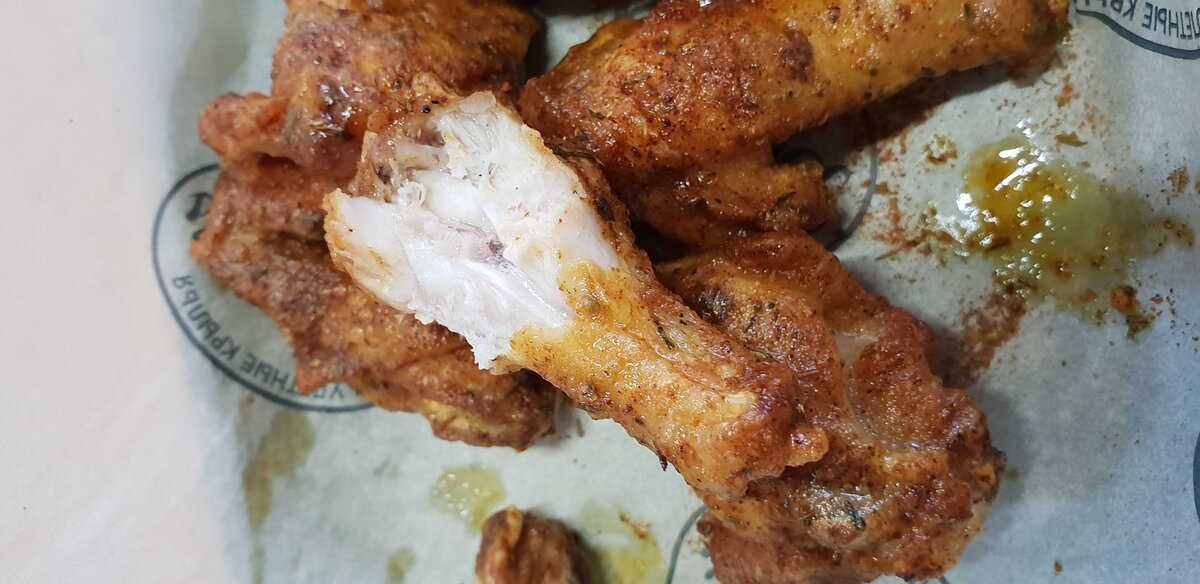 Мясо от кости отделяется легко, никакой красноты.