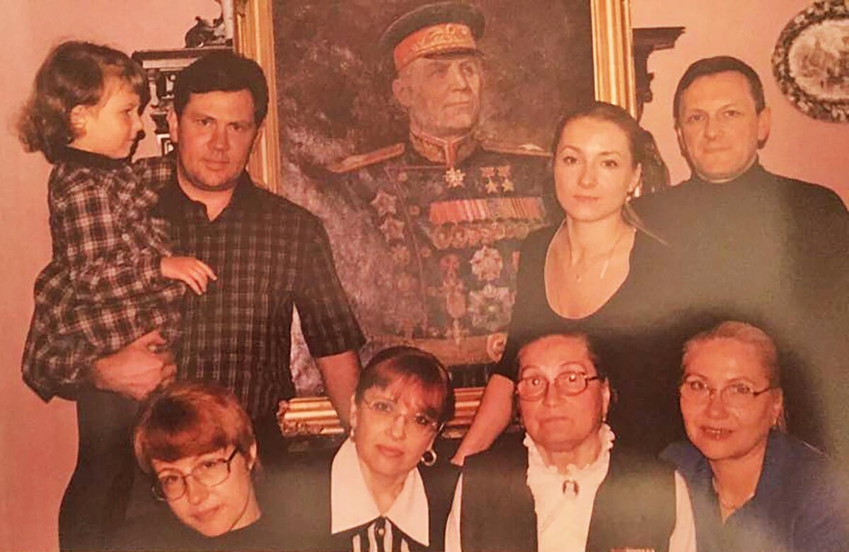 Дети маршала конева фото Анна Конева: "Я бы не хотела, чтобы памятник деду, памятник истории, стал заложн