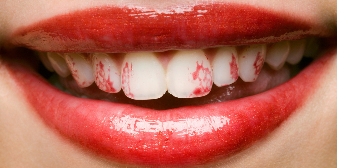 Что выбрать? Красоту или здоровье? Помада, которую мы покупаем.