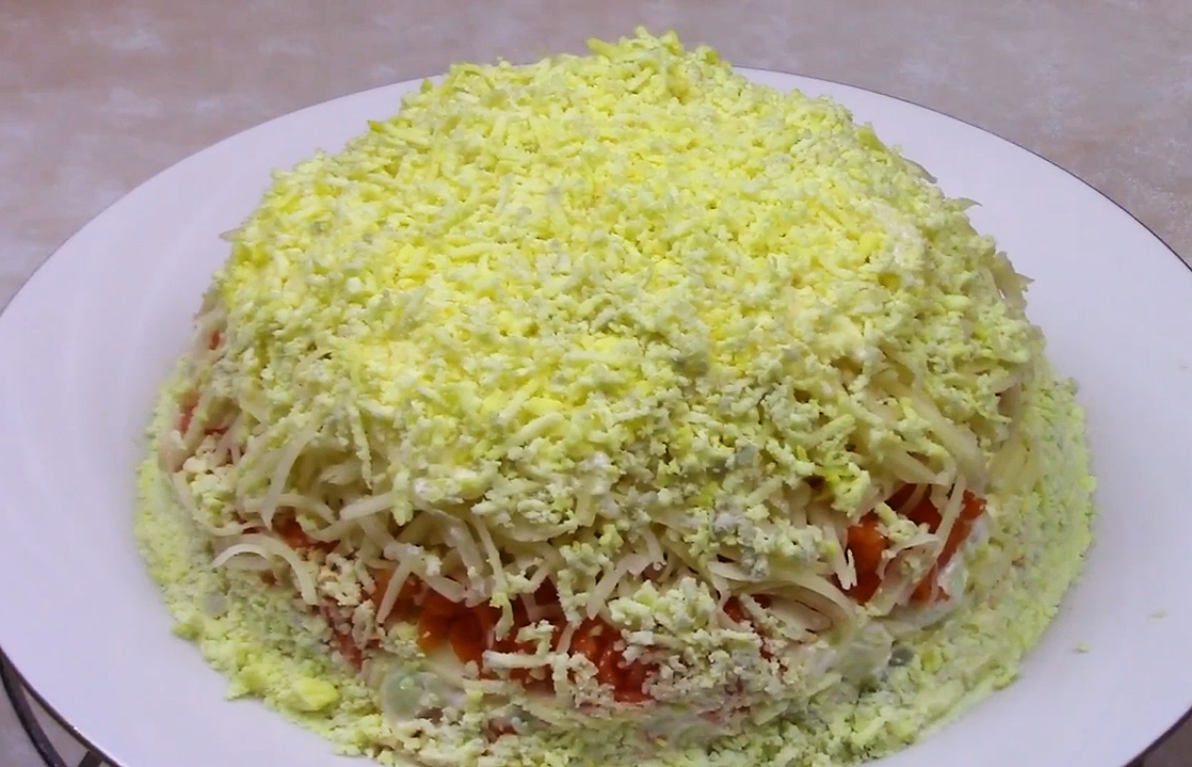 Салат с тунцом