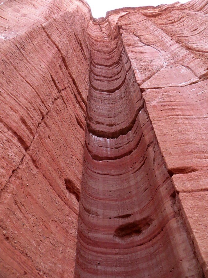 Фото взято с https://metaisskra.com/blog/ostatki-drevnih-civilizacij-shlifovannye-gory-so-sledami-mashinnoj-obrabotki/