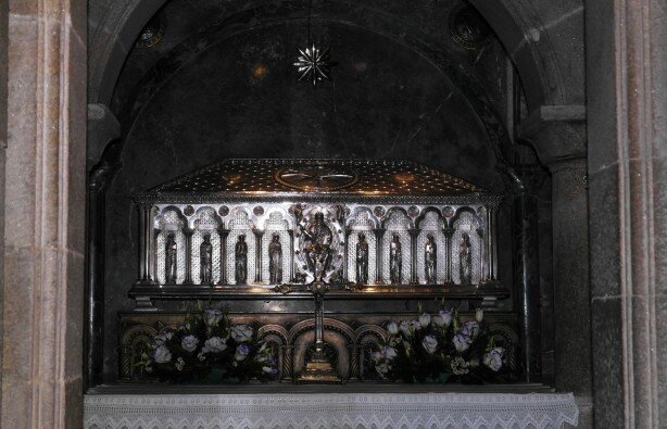 Рака с мощами апостола Иакова.