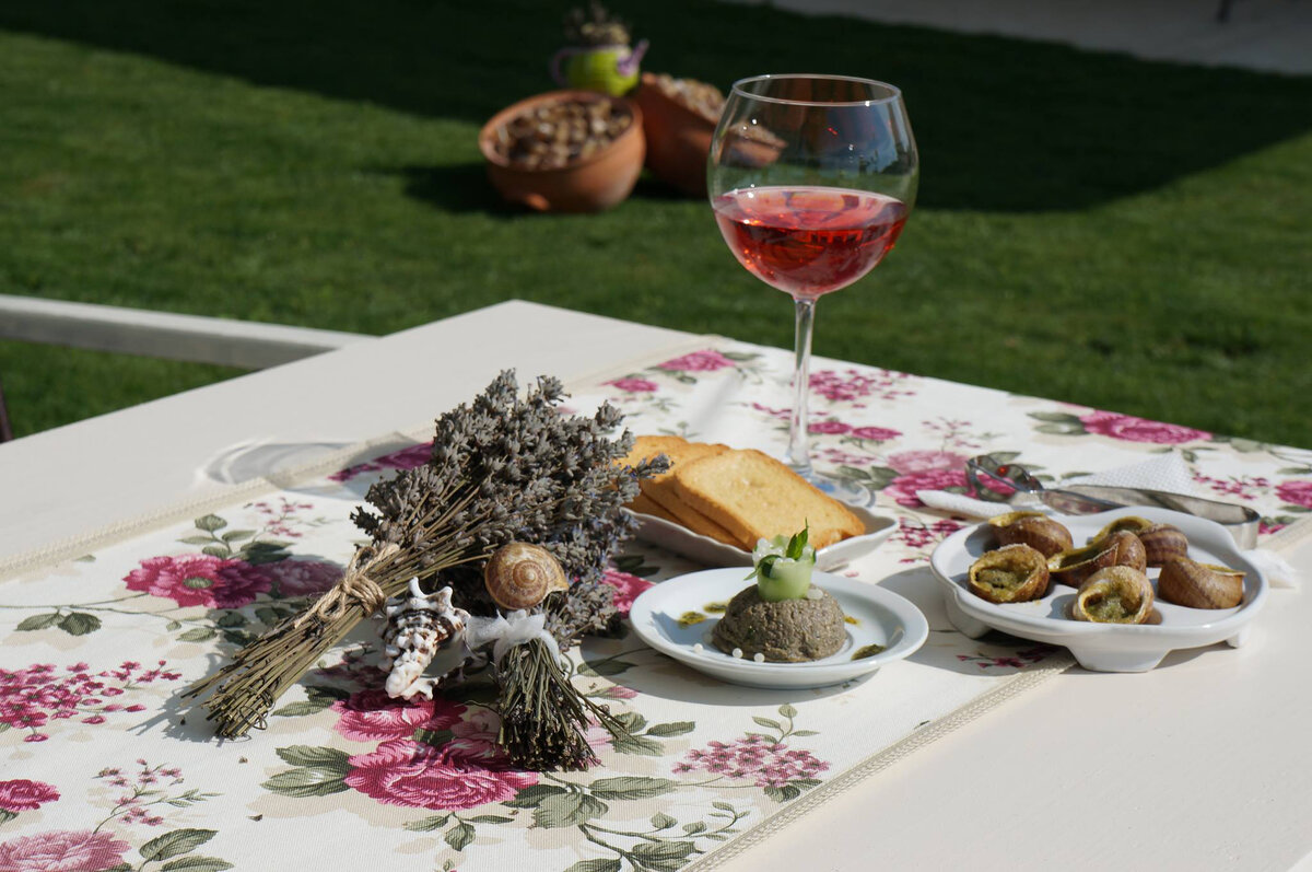 Так выгядит идеальный обед на ферме "ЕКО-ТЕЛУС". Фото https://www.facebook.com/ecotelus/