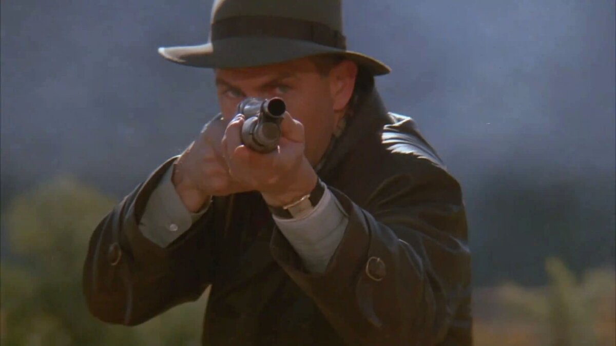 Кадр из фильма "Неприкасаемые" 1987 года, реж. Брайан Де Пальма.