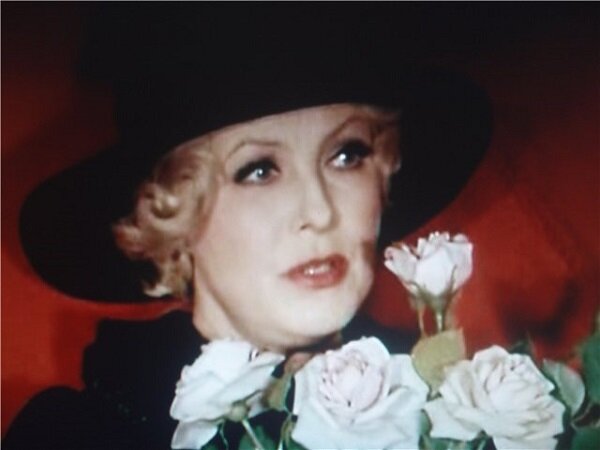 Джулия Ламберт (Вия Артмане).