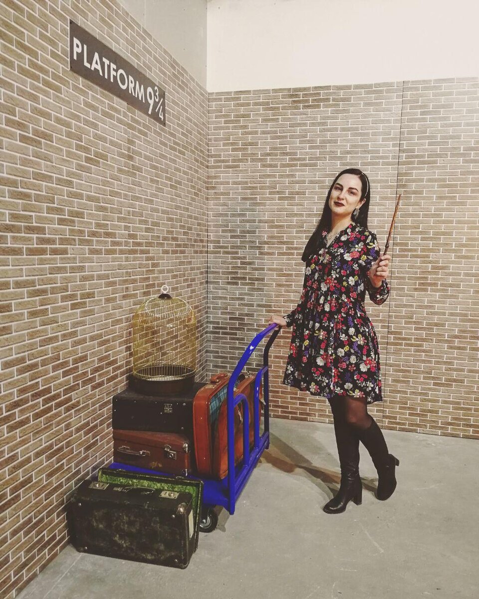 Я типа на Платформе 9 3/4 (Спойлер: на само деле - нет)