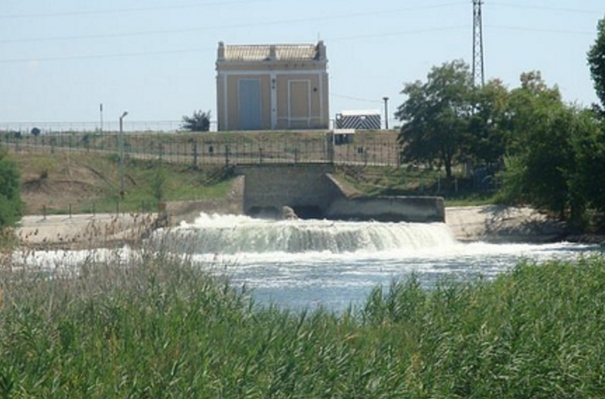 Веселовское водохранилище ростовская. Водосброс Веселовского водохранилища. Веселый Ростовская область водохранилище. Маныч Веселовское водохранилище. Веселовский гидроузел (река Маныч).