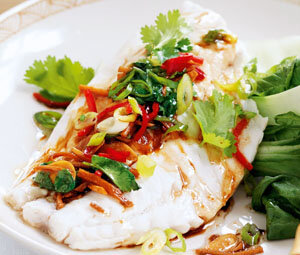 Это блюдо очень универсально. Его можно использовать при диабете второго типа каждый день, меняя сорта рыбы и чередуя овощи. Необходимо только выбирать те продукты, которые разрешены на питании стол 9, и вы можете создавать свои интересные и вкусные блюда.

Ингредиенты: