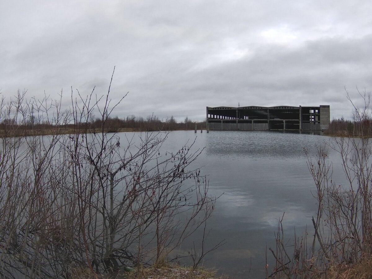 В  это сложно поверить, но лет двадцать назад сюда ходили отдыхать целыми семьями