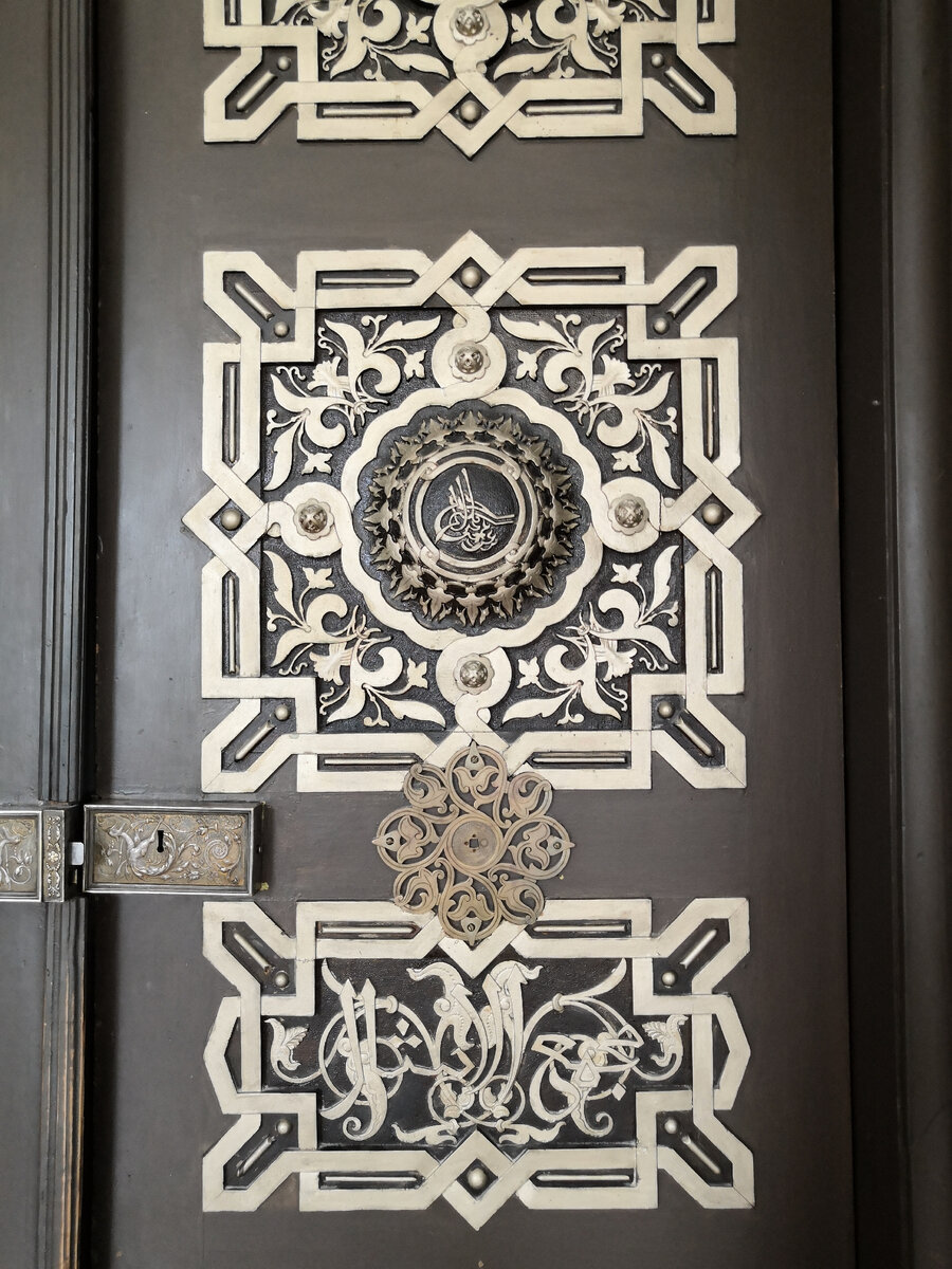 Каждую деталь хочется на только рассмотреть, но и потрогать...