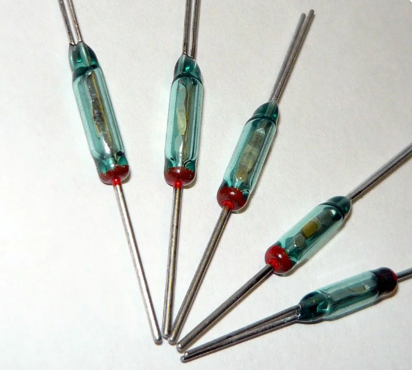 Самый диковинный элемент геркон, и как он на расстоянии зажигает ...